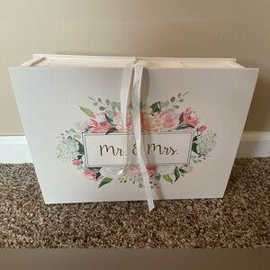 Mr. & Mrs. Expandable File Folder for Wedding Planning